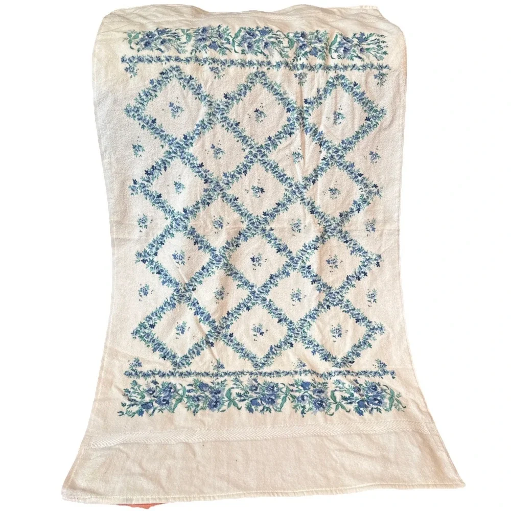 Vintage Mervyn's Caress Blue Floral Bath Towel New Old Stock With Flaws